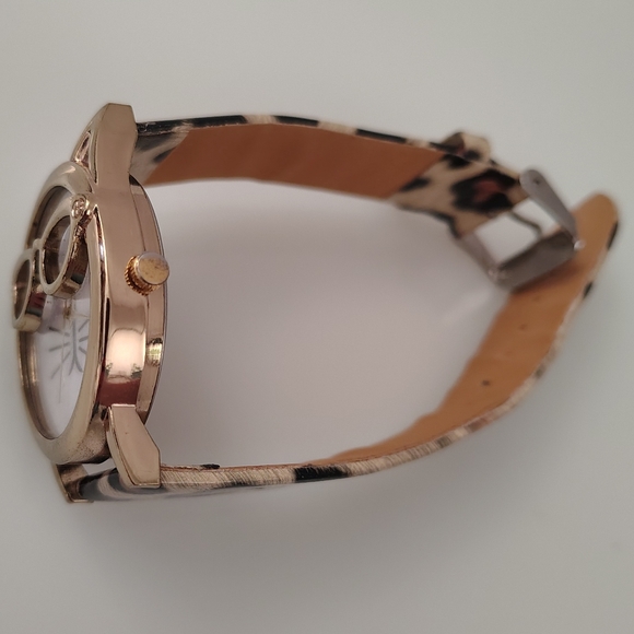 Leopard Print Cat Face Watch with Gold Tone Accents - Picture 7 of 8